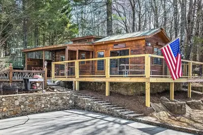 Image de Bears Folly Cabin is nestled in Lake Toxaway Nc. Gated Community! !