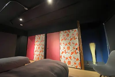 Image de RinoHaku 03 A sophisticated modern black desig / Anan Tokushima