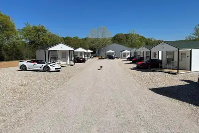 Image de Lake of the Ozarks affordable getaway. Brand new cozy cabin