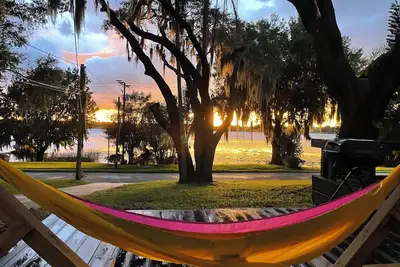 Image de Best sunsets in Winter Haven. Lakefront home 5 minutes from downtown!