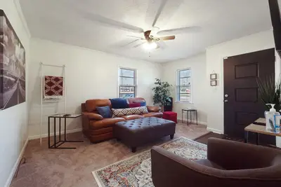 Image de 2-Bd Flat 10 Minutes from Dt Greenville