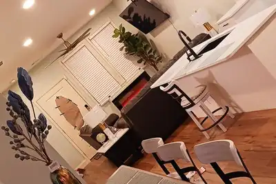 Image de Cool cozy vacation home in Glenview 10 minutes from Tiger Stadium