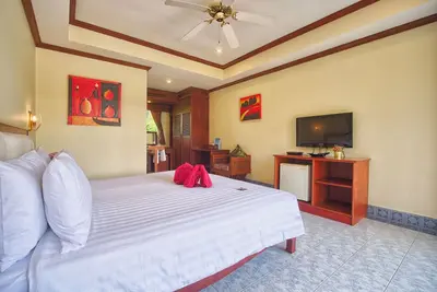 Serenity Lakeside Boutique Resort
