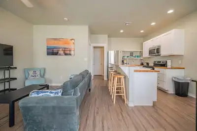 Image de Sea-La-Vie - Coastal Cottage with Community Pool