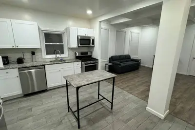 Image de Cozy Newark, 3 bedroom, 2 bath near Nyc.