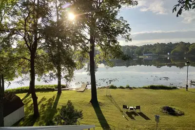 Image de Lake Retreat With Hot Tub