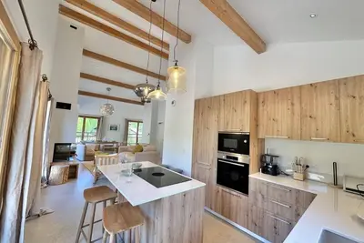 Image de 4ème étage, sauna, balcon, cheminée ou poêle à bois, télévision, casier à ski, 130m², Vars