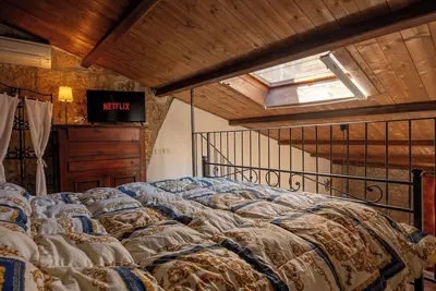 Image de Warm farmhouse in the hamlet, on three levels with Jacuzzi
