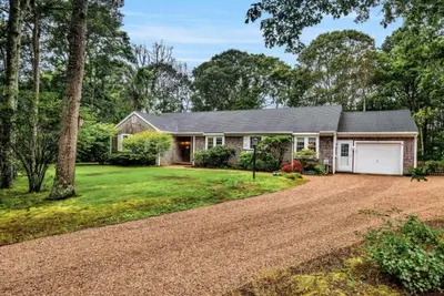 Image de 3 Bedroom Home 1. 5 mile to beaches, downtown Falmouth &  3 miles to golf