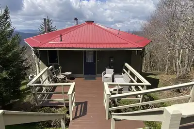 Image de Chalet @ Snowshoe-Kings, Hot Tub, Western Views!