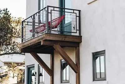 Image de Buena Casita: A Hip, High Desert Escape! : Str-20\n\n