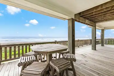 Image de Beachfront Views-Watch dolphins from the deck. Steps to the sand.