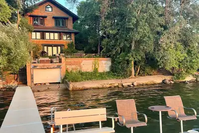 Image de Downtown Madison Lake Mendota Historic Mansion: great location!