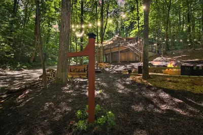 Image de New - Peaceful nature retreat - Hot Tub, fire pit, Mural - Blue Ridge & Ellijay