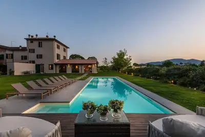 Image de Villa del Nonno, Luxury Tuscan Farmhouse with Private Pool close to Lucca, Pisa and Florence
