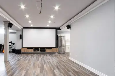 Image de Movie Nights in a comfy 2 Bedroom basement