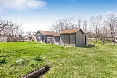 Image de Beautiful log home just outside of town yet close to attractions around Twf!