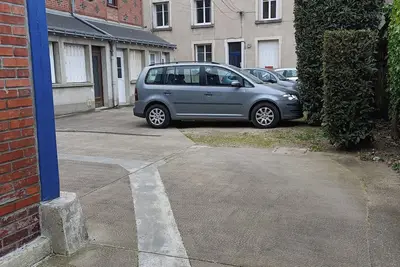 Image de Appartement T3 refait à neuf calme et centrale, parking privé, 5min de la Gare