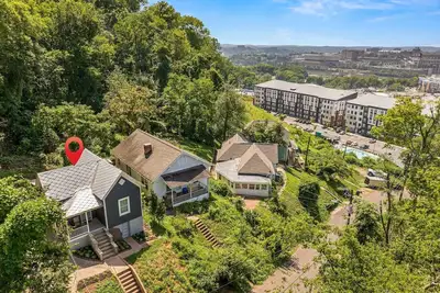 Image de Historic Renovated 2bd - Beautiful View of Downtown