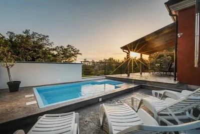Image de Villa Lutoma-Villa 2 chambres pour 4+1, avec piscine et aire de jeux