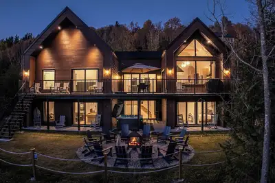 Image de Chalet Luxe au Bord du Lac-6 Ch-3 Sdb-Spa
