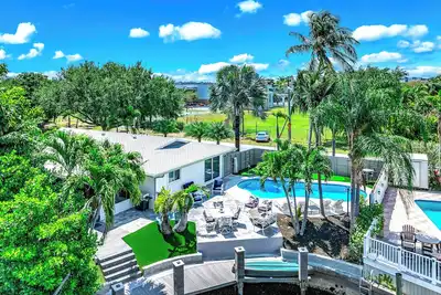 Image de Pool & Waterfront! Mini Golf+Kayak! Close 2 Beach!