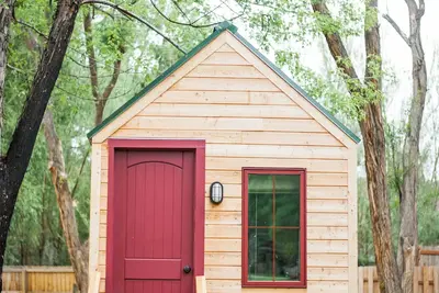 Image de The Nun's House - Bright Modern Tiny Home in Lyons Co