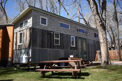 Image de Rocky Waters - Bright Eco-friendly Tiny House by Estes Park