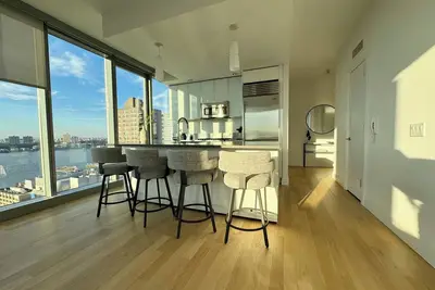 Image de 2 bed/2 bath luxe condo in Midtown