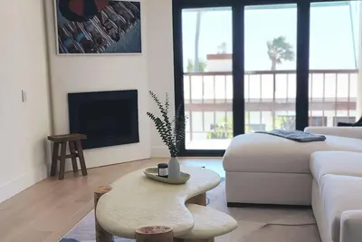 Image de Casa Del Sol Malibu\nmonthly luxurious condo rental in the heart of Malibu.