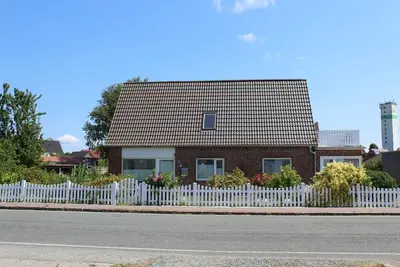 Image de Maison de vacances 'Haushälfte Am Süderhafen' avec terrasse privée, jardin privé et Wi-Fi