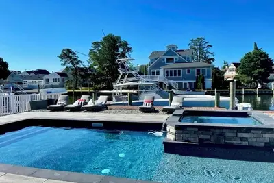 Image de Bayfront Gem: 7br Beach House Pool & Private 51ft Boat Dock