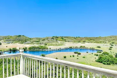 Image de Steps From Oceanfront. Luxury Bath & Kitchen. Nat’l Seashore & Lighthouse Views
