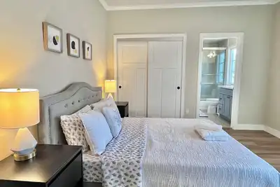 Luxury 2b/2. 5b  in the Heart of Pasadena!