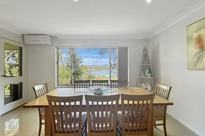 Image de 3 Bed Unit Amongst the Treetops in Batemans Bay
