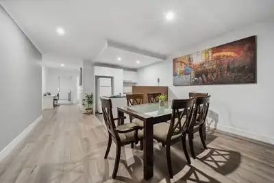 Image de Convenient 2-Bed with Pool By Parks & Amenities