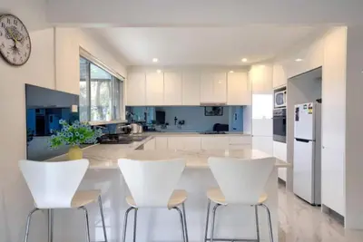 Image de 3 Bed Tranquil Terrace with View