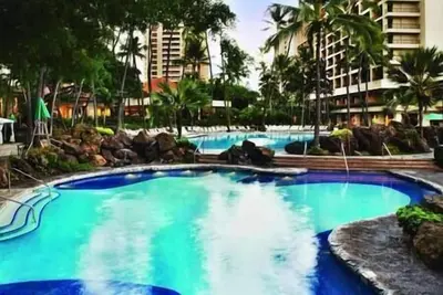 Image de 2 Hilton Grand Vacation Club Hawiaan Village Resort, Beachfront