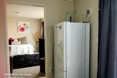 Image de Cosy stand alone one bedroom self contained unit. It has all your basic needs
