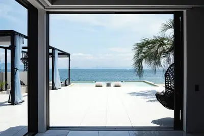 Image de Platinum Resort 1 Villa with Infinity Pool with Private Beach Water Bike Boat unloading available (bring your own) Vacation Rental