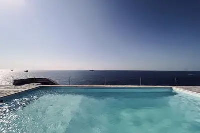 Image de Cliff Villa Paros, 115sq. m | Panoramic sea view | Shared Pool |Spacious Terraces