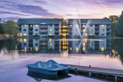 Image de Cozy Retreat: 1br King Suite @ Wyndham Tamarack