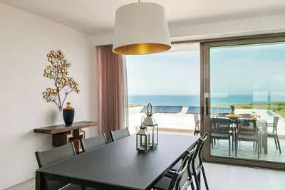 Image de Stunning Contemporary Villa with Private Pool - 4c