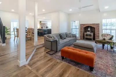 Image de Luxurious Farmhouse on Acreage! Near Silverwood