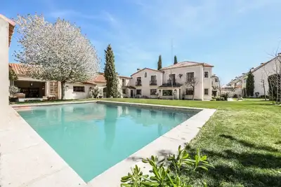 Image de Stunning 12th Century Luxury Villa Party & Pool