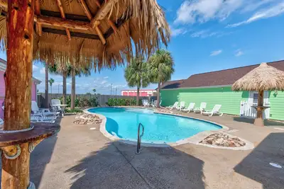Image de Family-Friendly Cabana w/a Sparkling Pool, Large Covered Patio, Near Beaches
