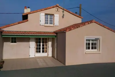 Image de Maison individuelle avec grand terrain clos. Animaux de compagnie acceptés.