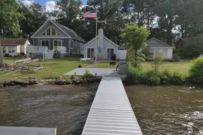 Image de \"Star Gazer\" cottage on Lakeside Matteson Lake. All sports with a dock!