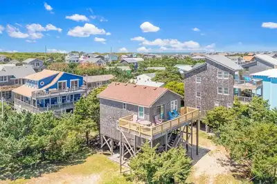 Image de Pet-friendly oceanside Avon Home just across the street from the beach!