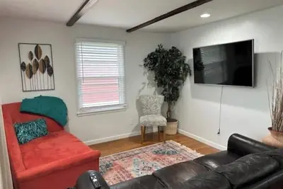 Image de Cozy 3 bdr house walking distance to Lemoyne. Near Su, hospitals & downtown